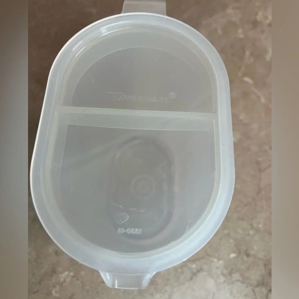 Tupperware clear pitcher - Picture 4 of 5